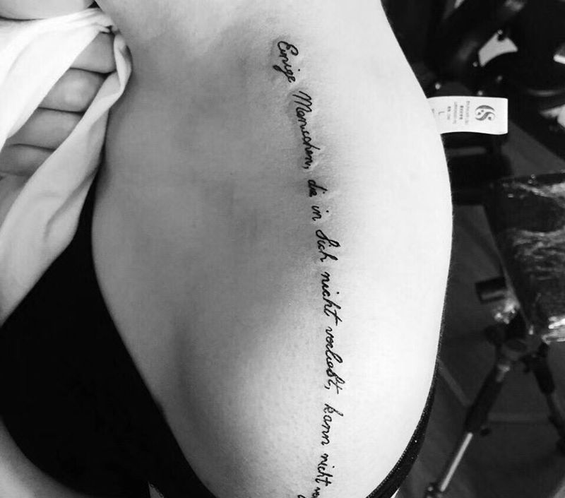 小字母纹身图片