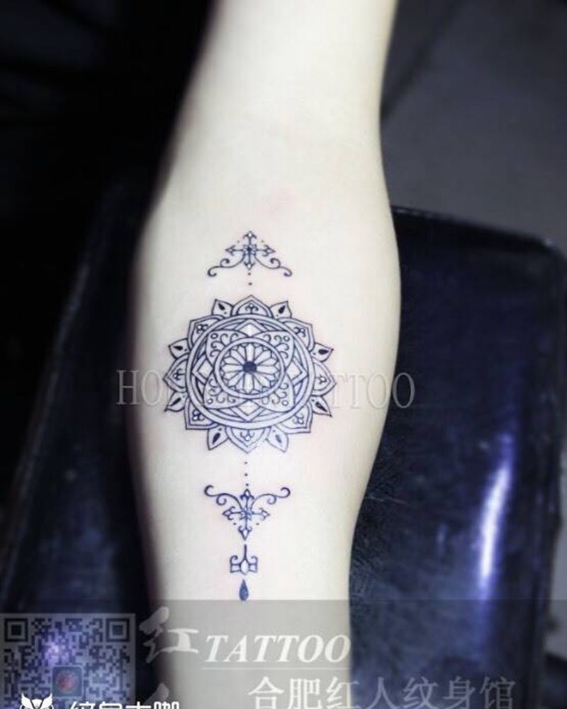 黑白梵花纹身图片
