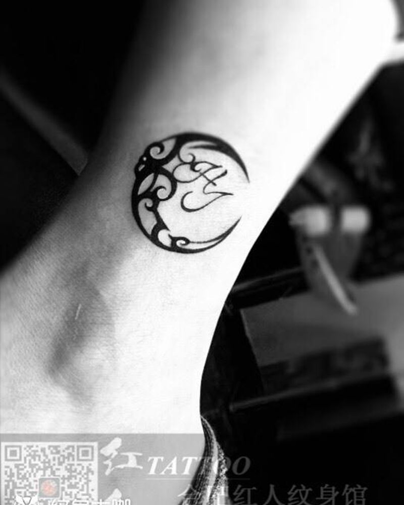 月牙纹身图片