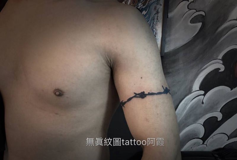 臂环纹身图片