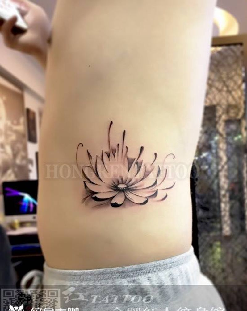 水墨荷花纹身图片