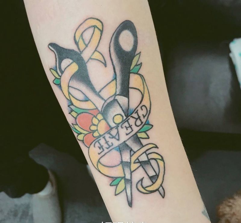 小臂剪刀纹身图片