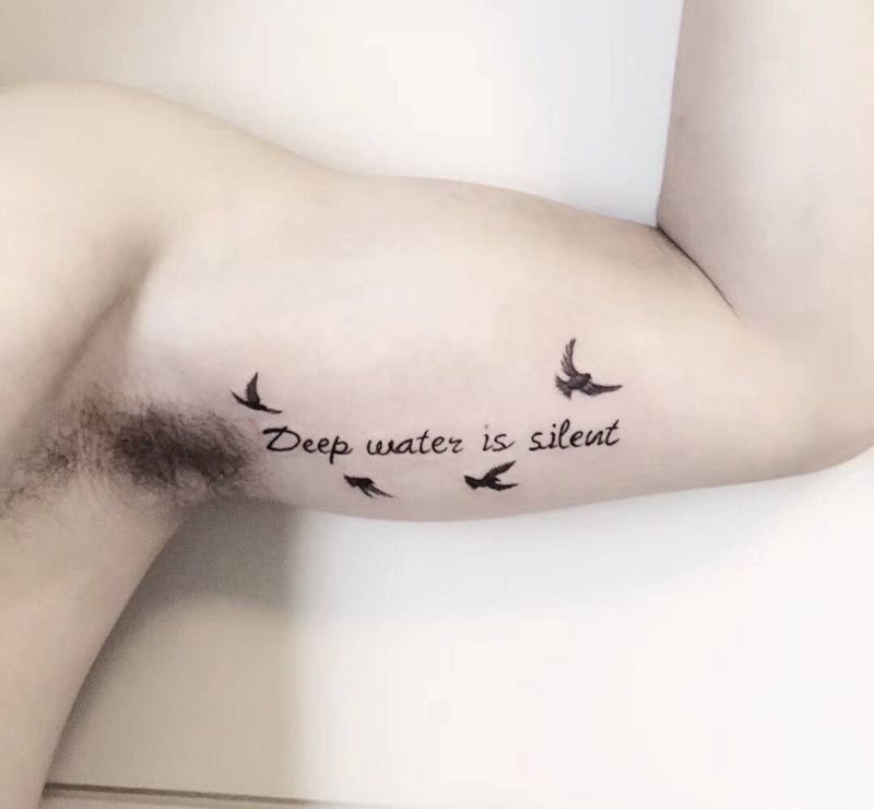 小字母纹身图片