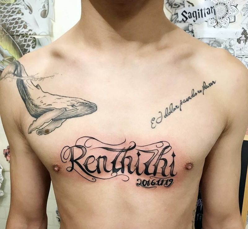 胸口加图纹身图片