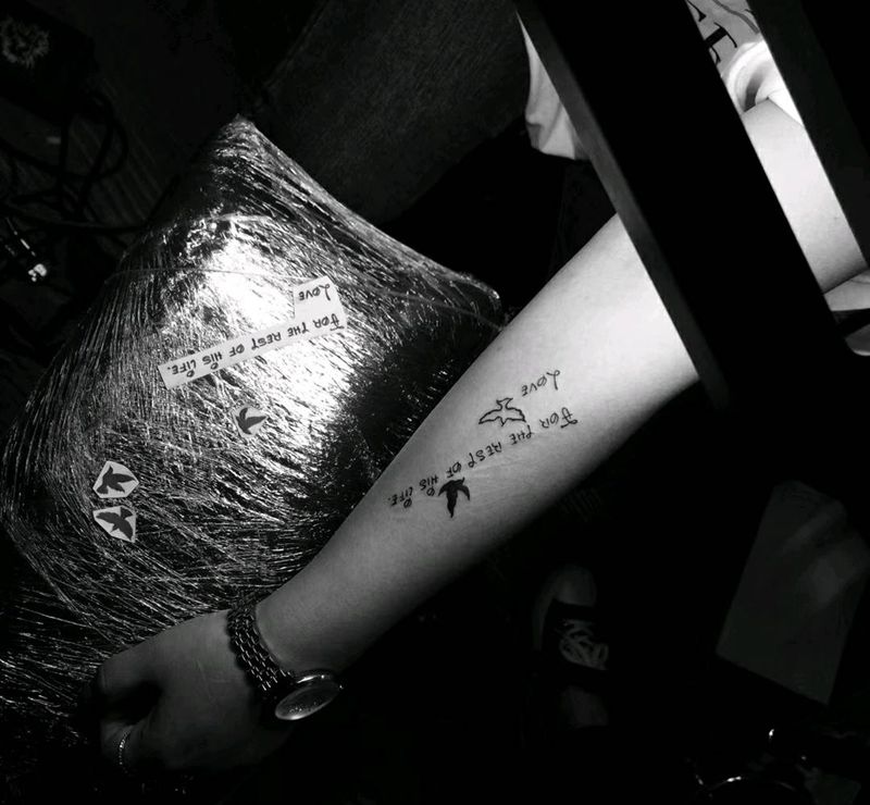 字母纹身图片_手臂纹身图案