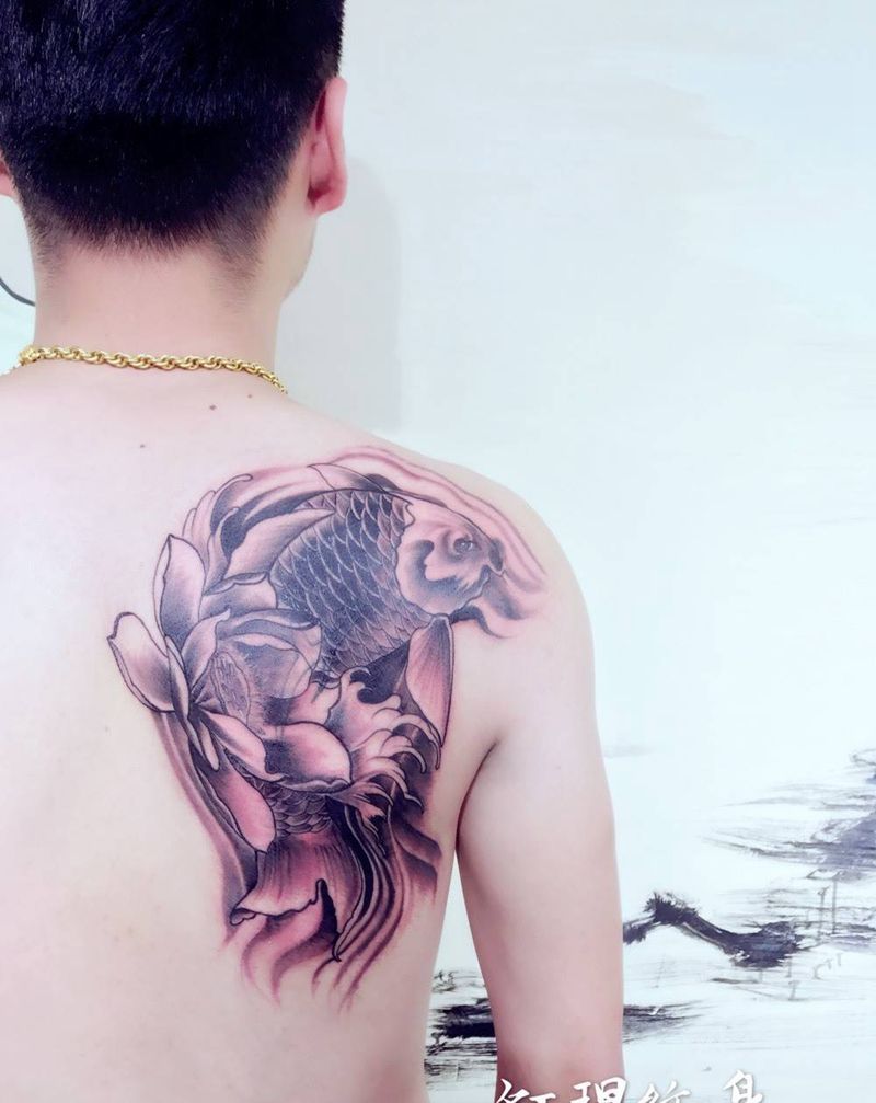 鲤鱼荷花遮盖旧纹身纹身图片