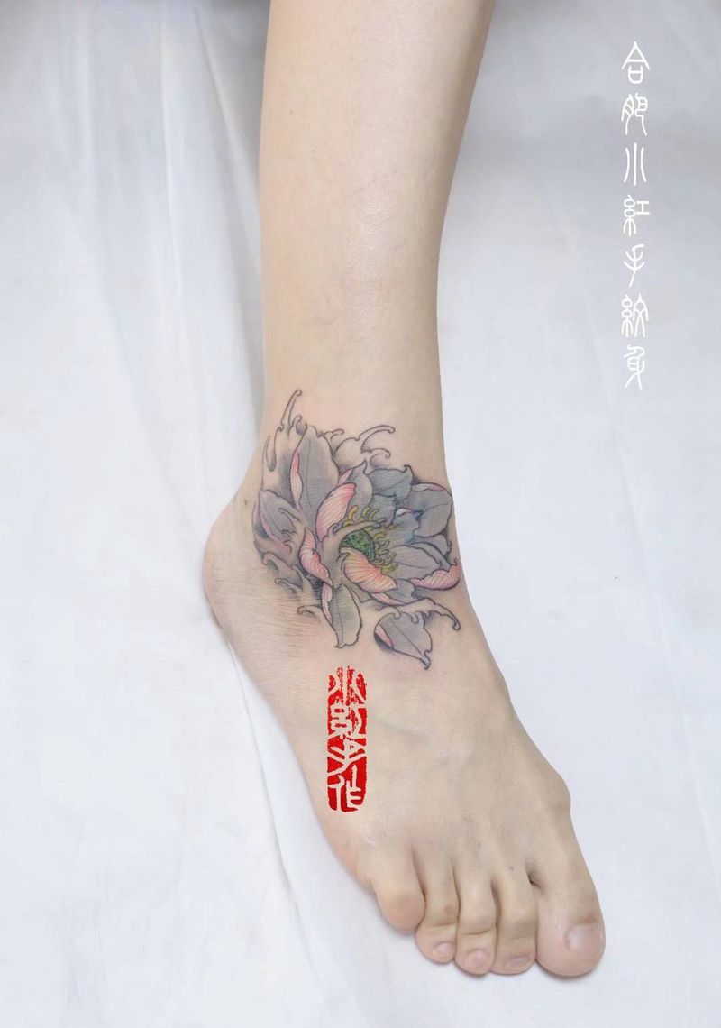 原创莲花纹身图片_脚部纹身图案