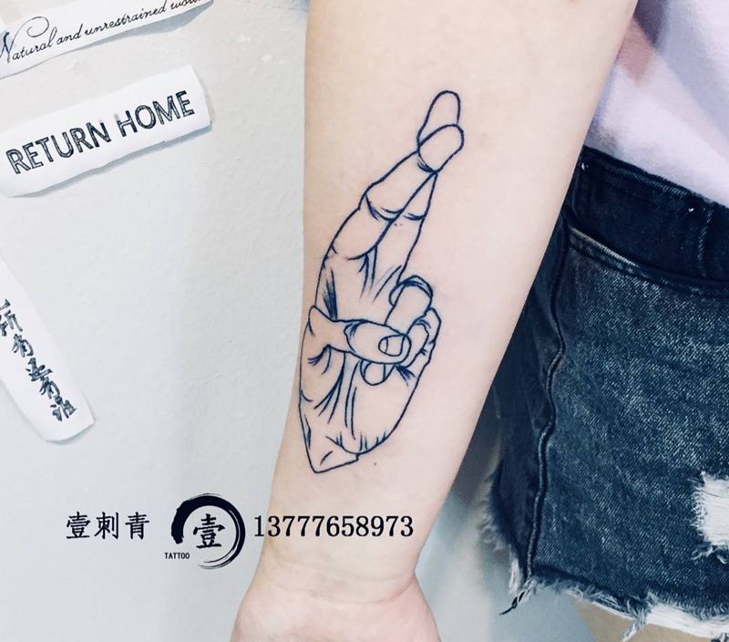 手势纹身图片