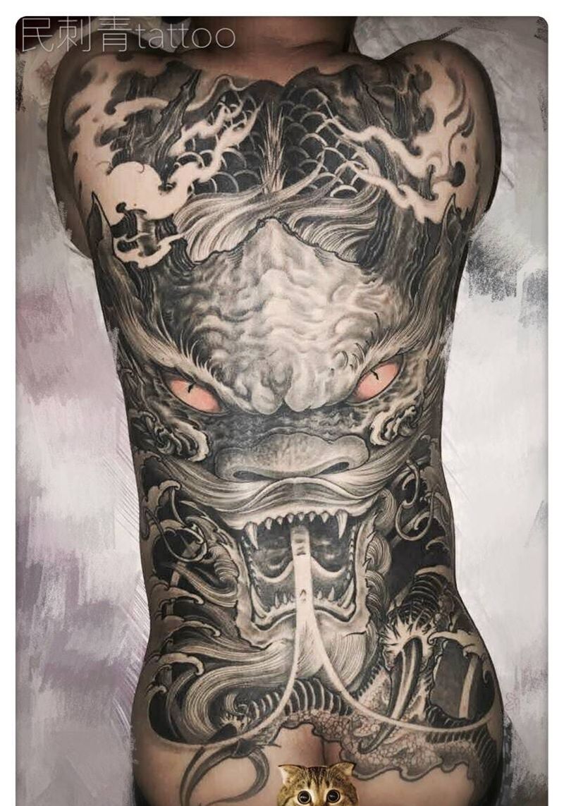 满背纹身图片_背部老传统新传统纹身图案