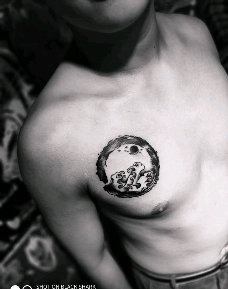 胸口纹身图片_胸部纹身图案