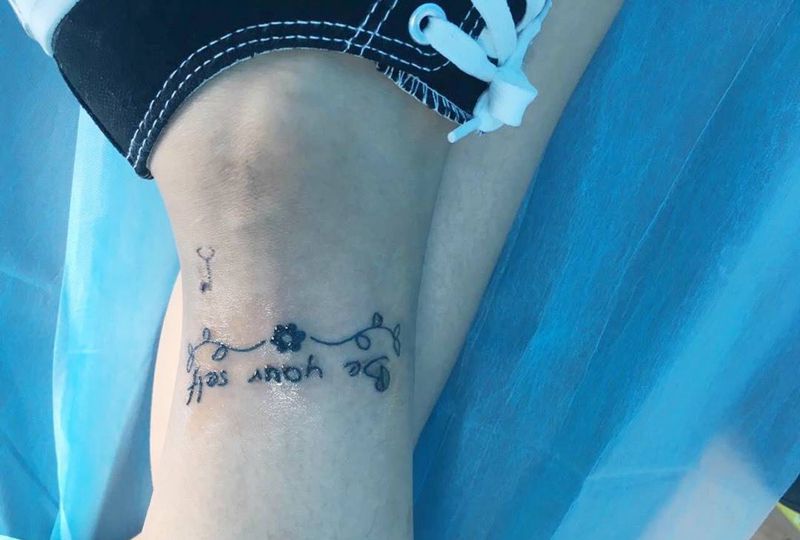 小字母纹身图片