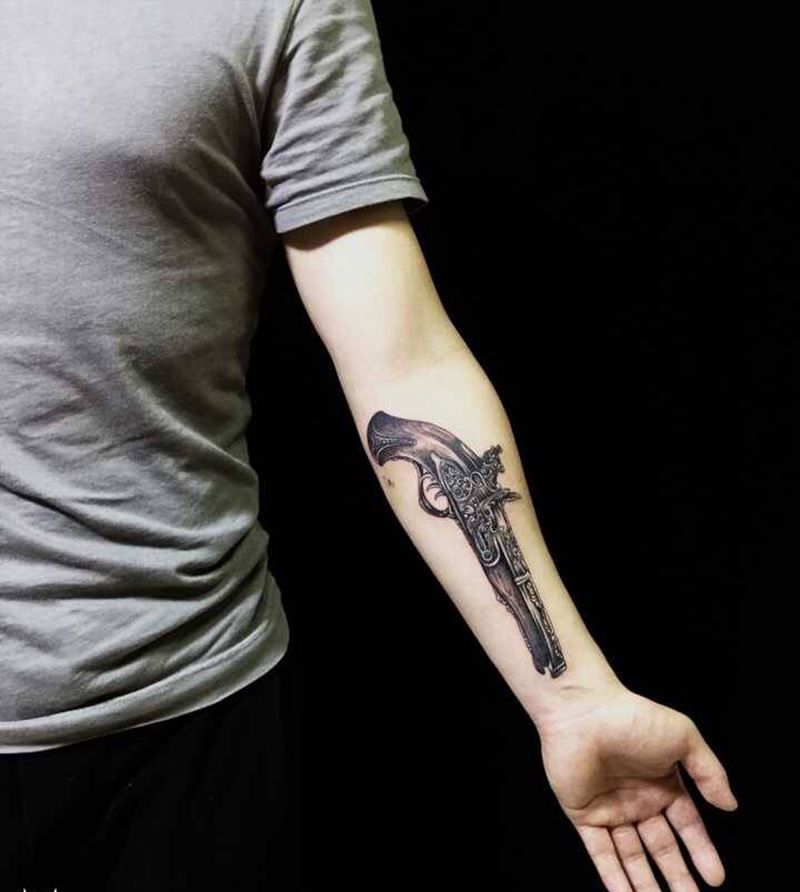 隧发枪纹身图片