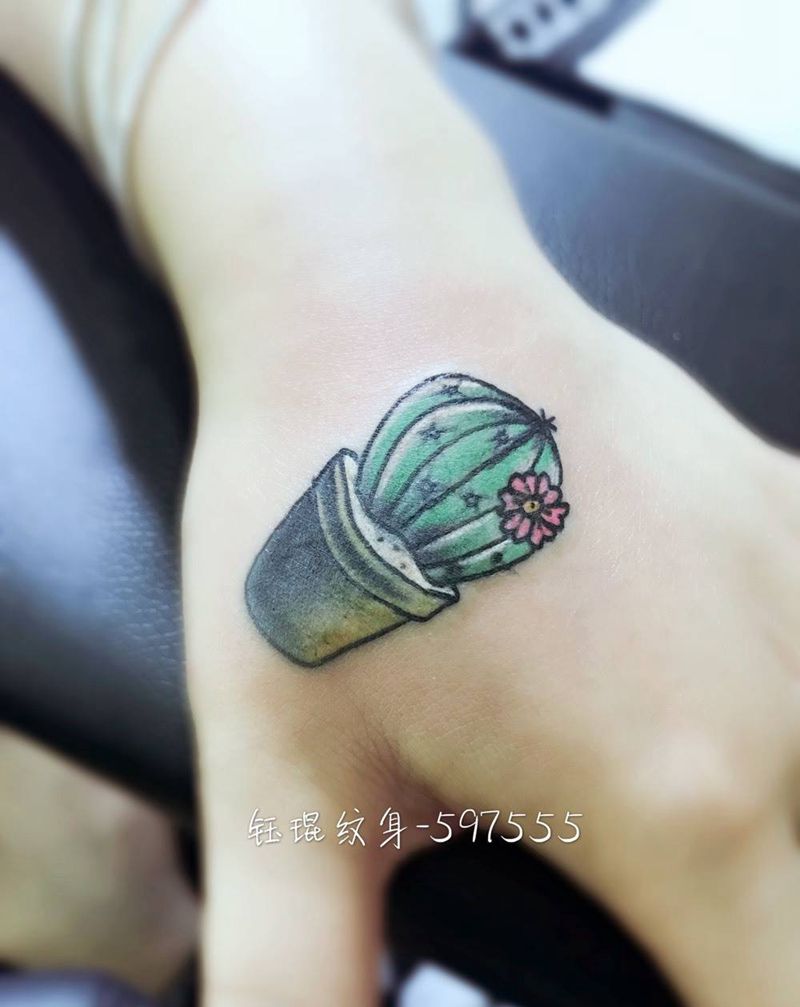 虎口遮盖纹身图片