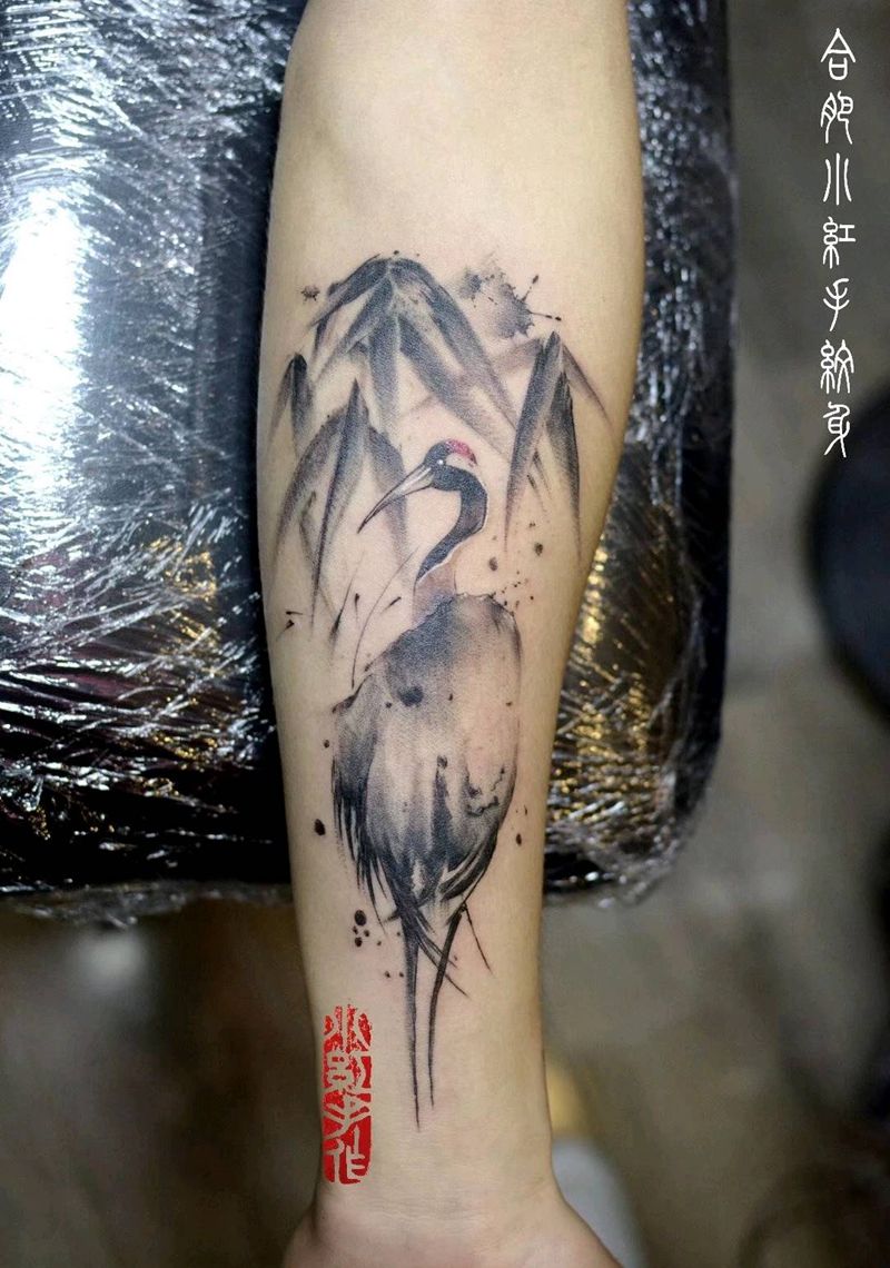 小臂仙鹤纹身图片_手臂水墨纹身图案