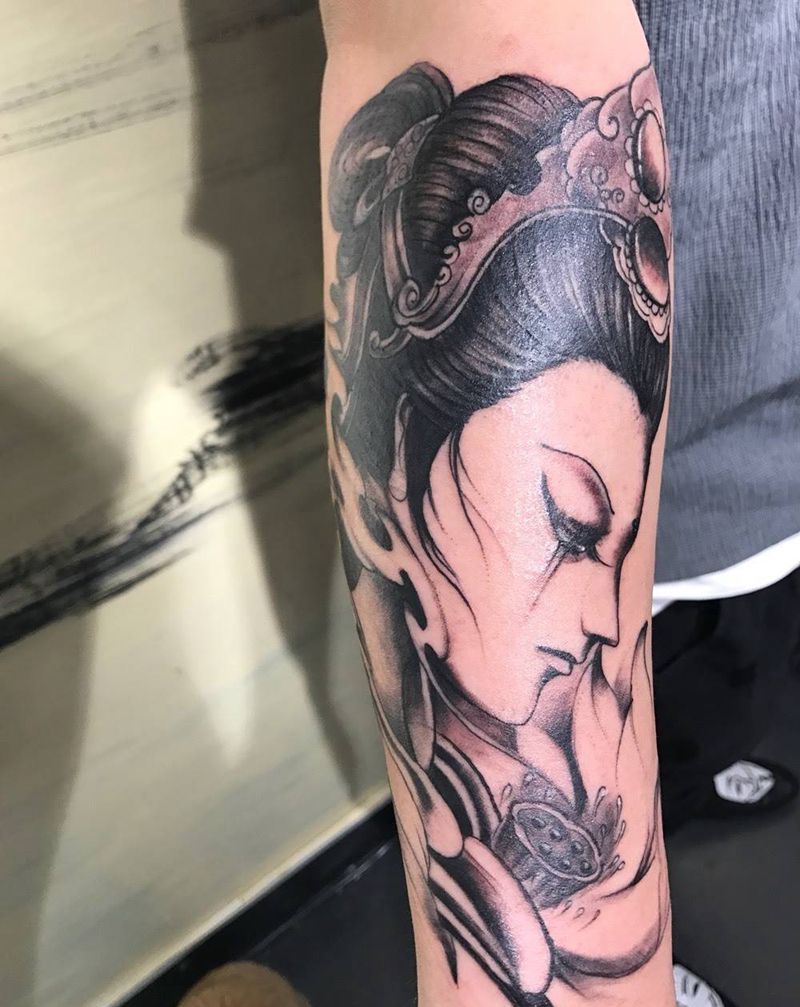 小臂艺妓纹身图片