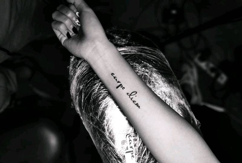 字母纹身图片_手臂纹身图案