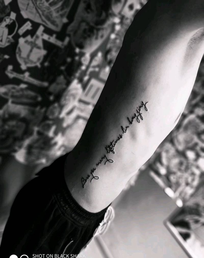 字母纹身图片_腰部纹身图案