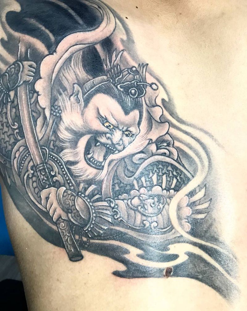 大圣 遮盖老纹身纹身图片_肩部背部老传统纹身图案