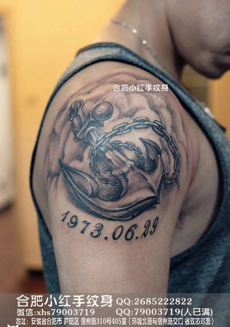 大臂船锚纹身图片
