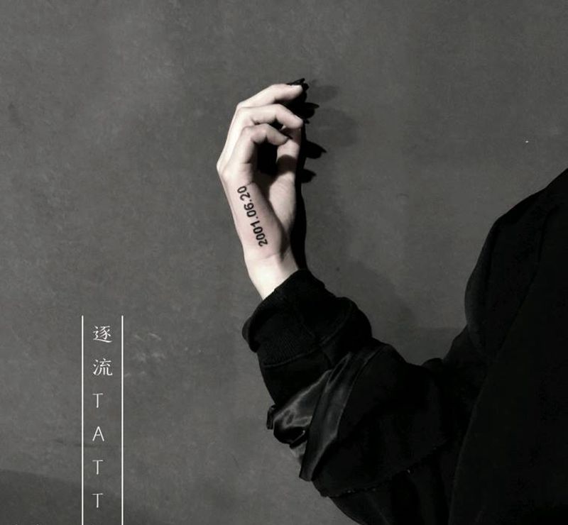 数字纹身图片_手部几何纹身图案