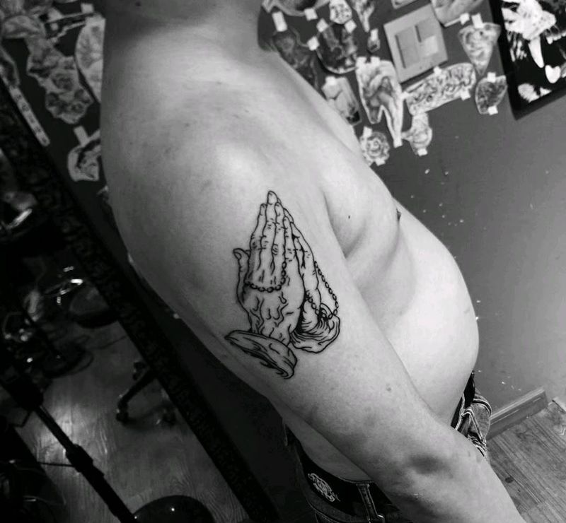 虔诚纹身图片_手臂纹身图案