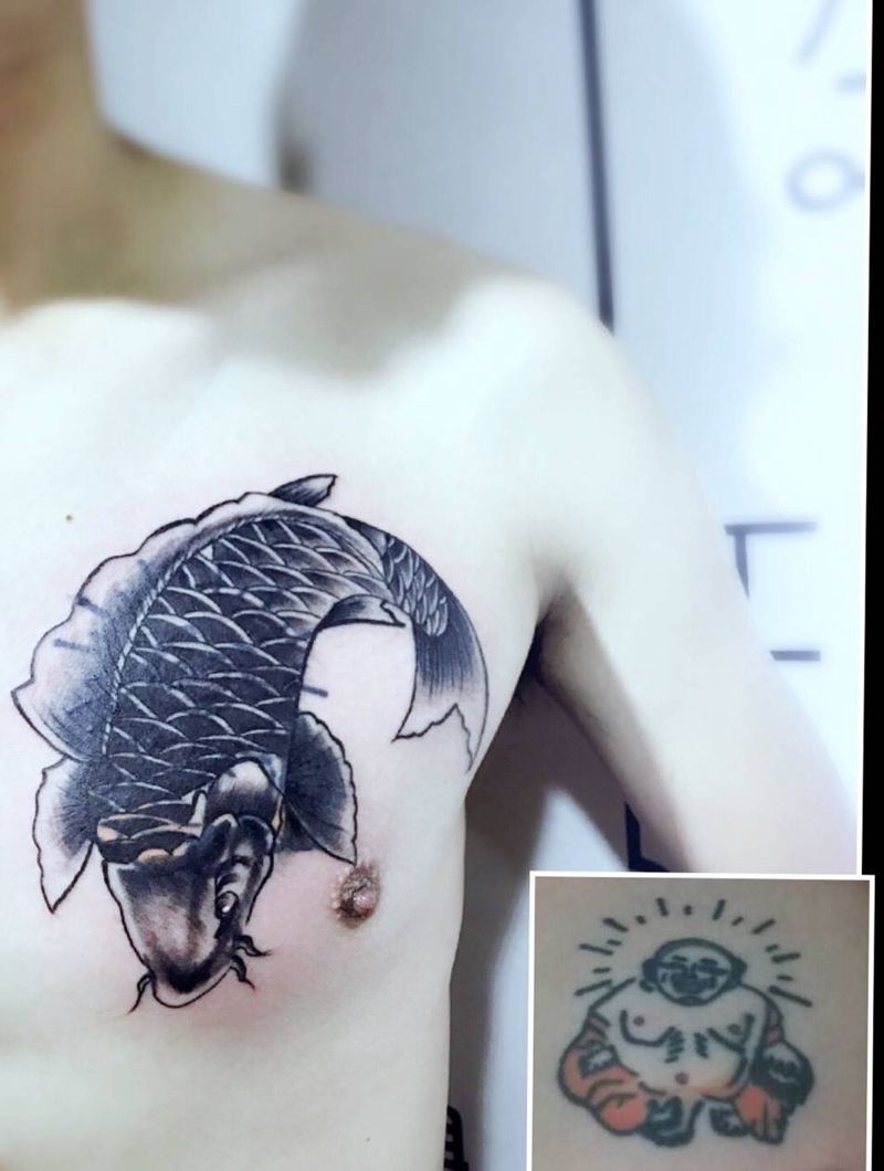 胸口遮盖老纹身纹身图片