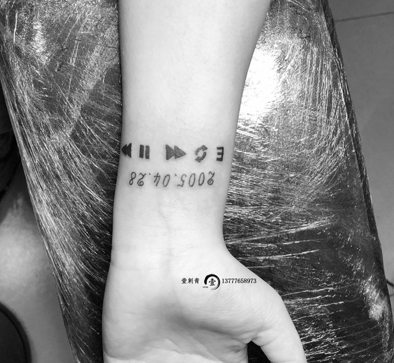 字母纹身图片