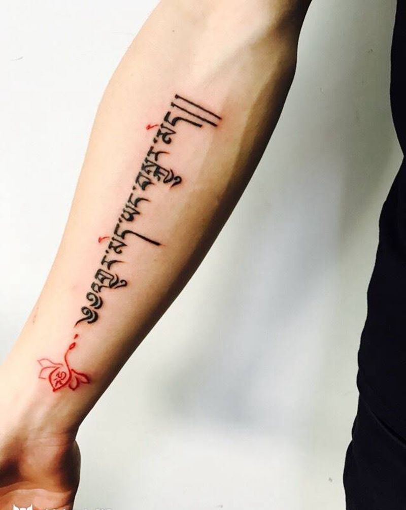 小臂藏文纹身图片