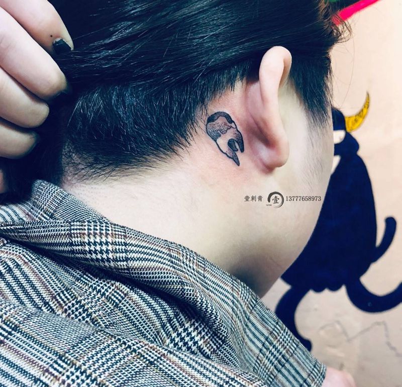 耳后牙齿纹身图片