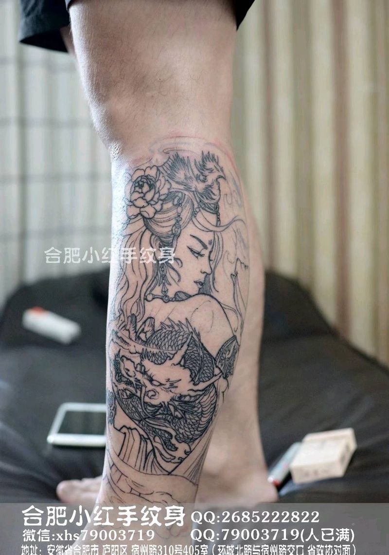 包小腿割线完成纹身图片