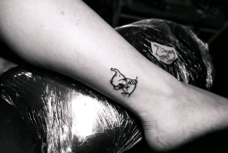 小象纹身图片_腿部纹身图案