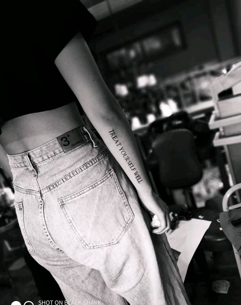 字母纹身图片_手臂纹身图案