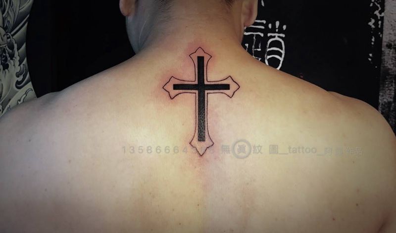 十字架纹身图片