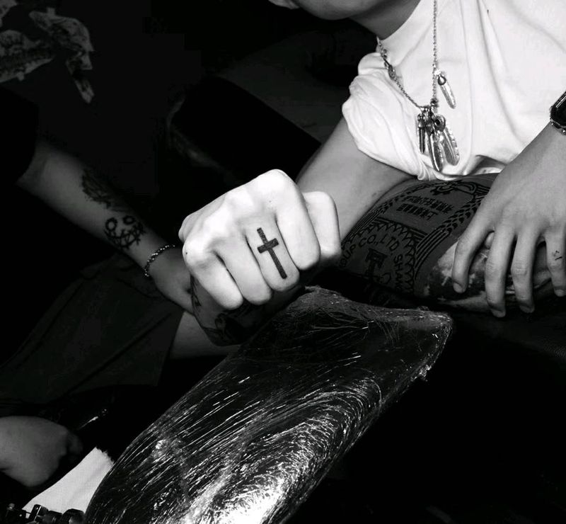 手指纹身图片_手臂纹身图案