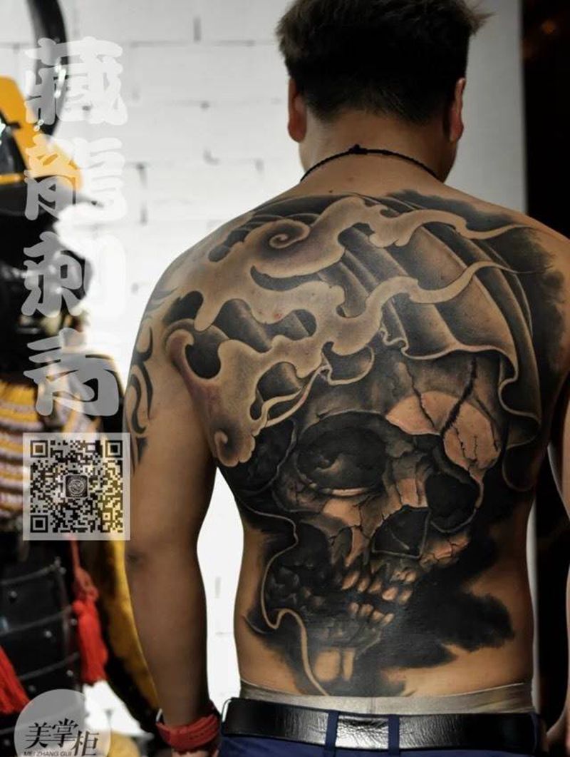 满背骷髅纹身纹身图片_传统鬼神背部藏龙纹身图案
