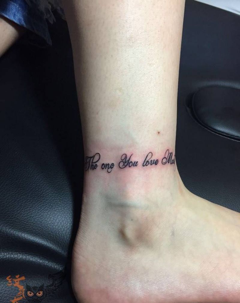 字母纹身图片_脚部清新字符纹身图案