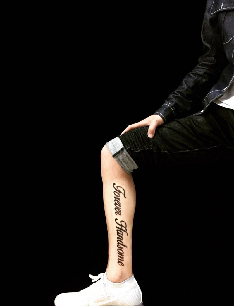 小腿花体英文纹身纹身图片_成品腿部清新英文字符纹身图案