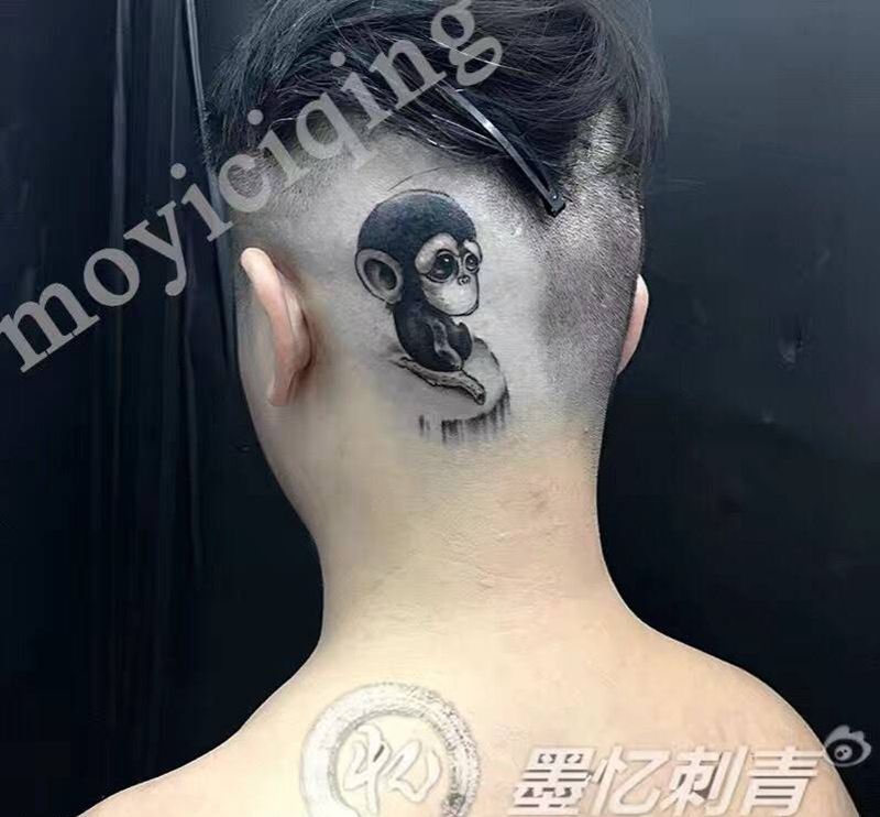 猴头纹身图片_成品颈部肖像清新写实人物动物纹身图案