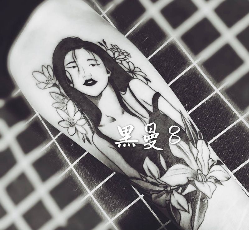 性感小清新共存纹身图片_手臂小清新女孩 花卉纹身图案