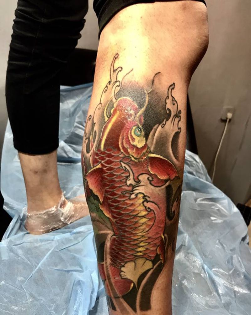 鱼纹身图片_腿部新传统纹身图案