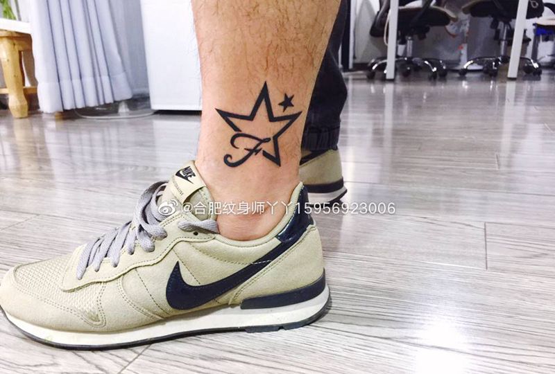 脚踝五角星纹身图片_腿部脚部图腾五角星纹身图案