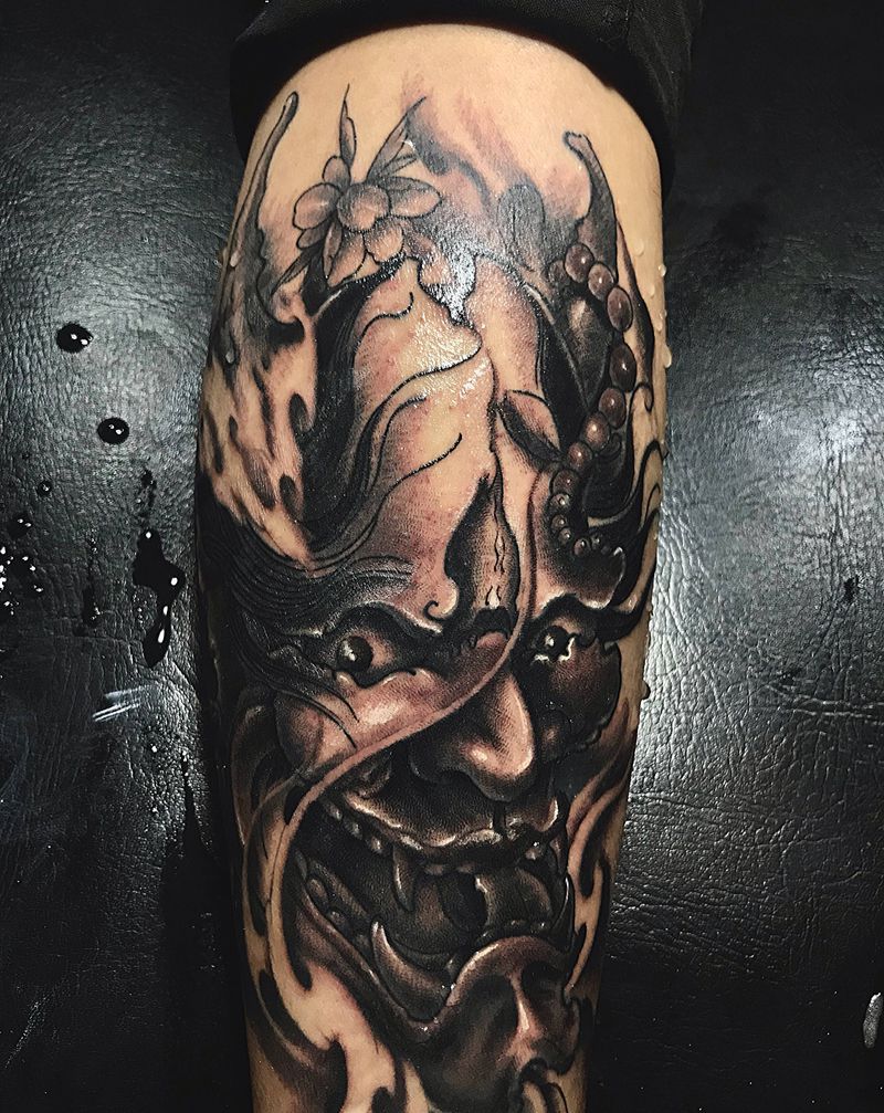 般若纹身图片_腿部新传统纹身图案