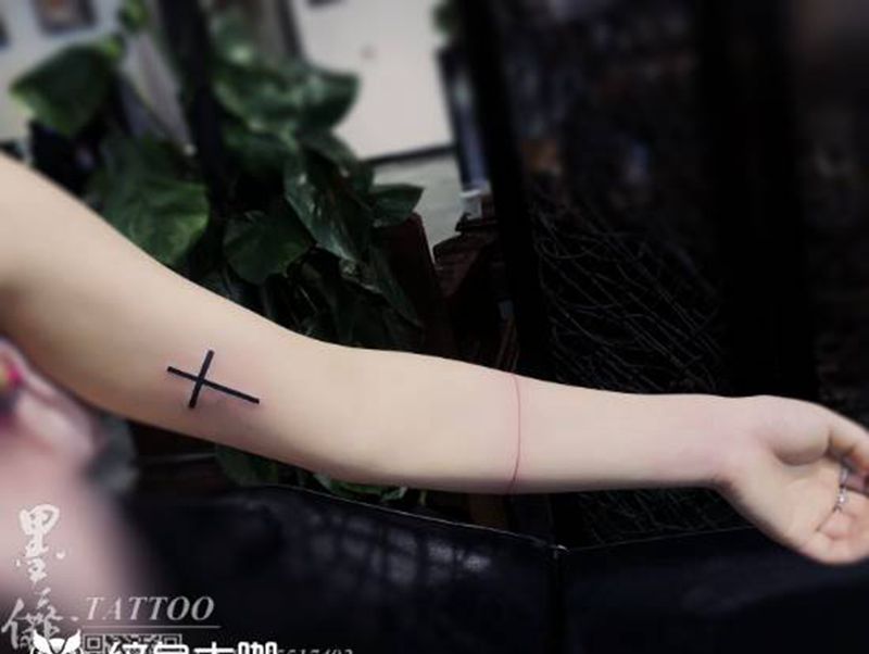 十字架tattoo纹身图片_手臂纹身图案
