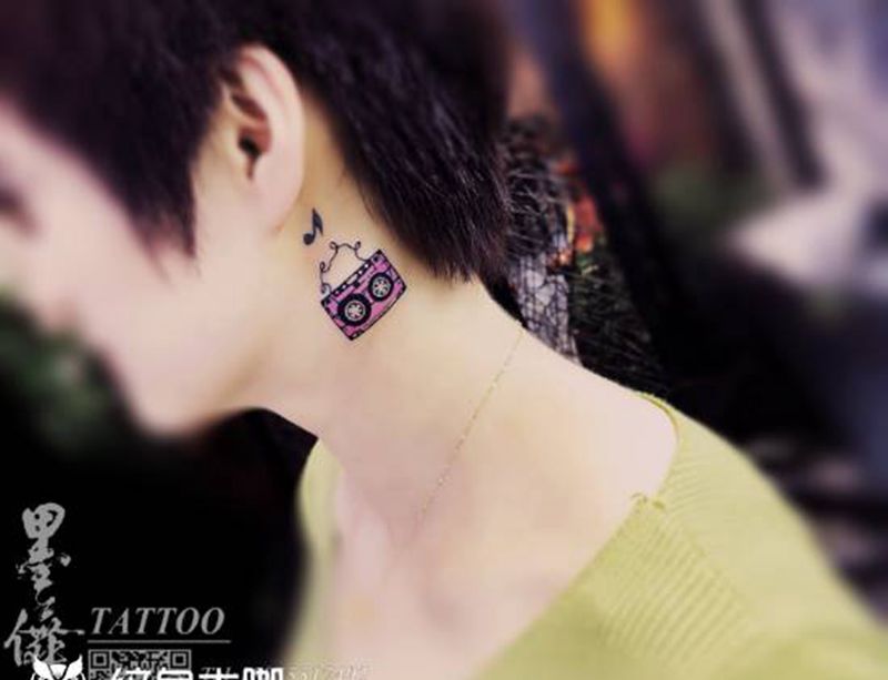 耳后tattoo纹身图片_颈部纹身图案
