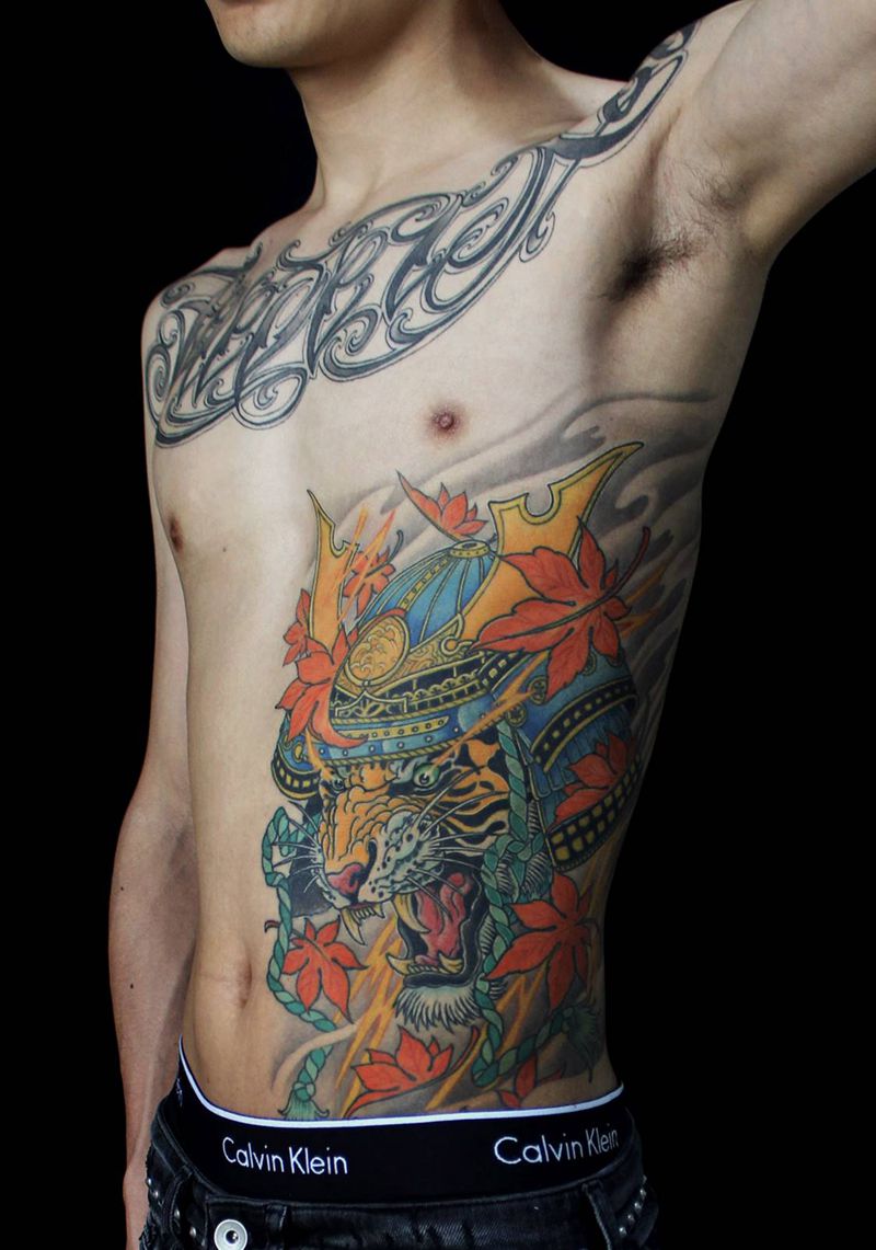 武士虎纹身图片_腰部新传统武士虎老虎虎纹身图案