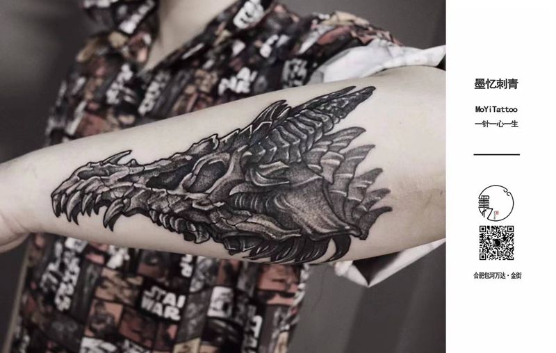 头骨纹身图片_臀部点刺欧美写实纹身图案