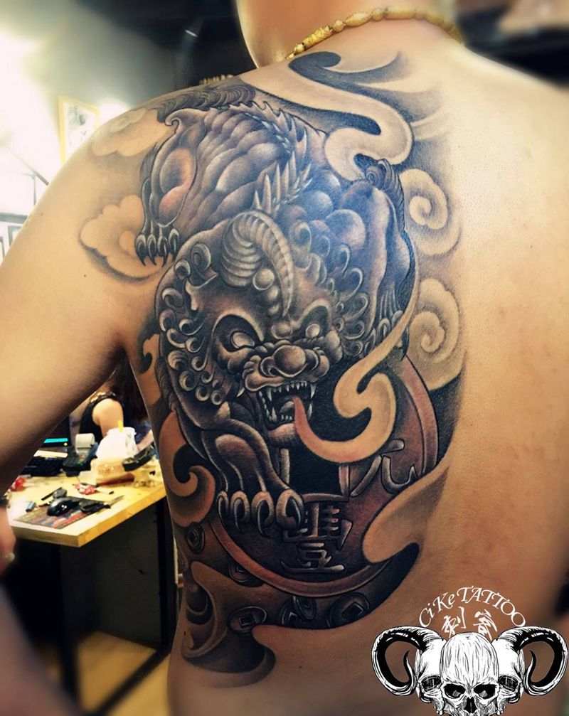 后背貔貅纹身图片