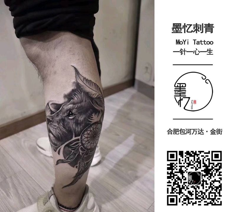 狮子纹身图片_臀部纹身图案