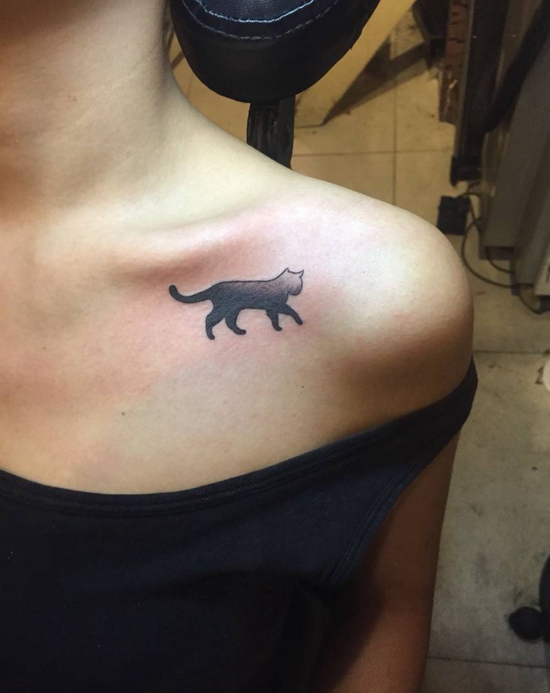 喵呜，黑灰小喵纹身图片_成品胸部清新欧美传统写实原创动物纹身图案