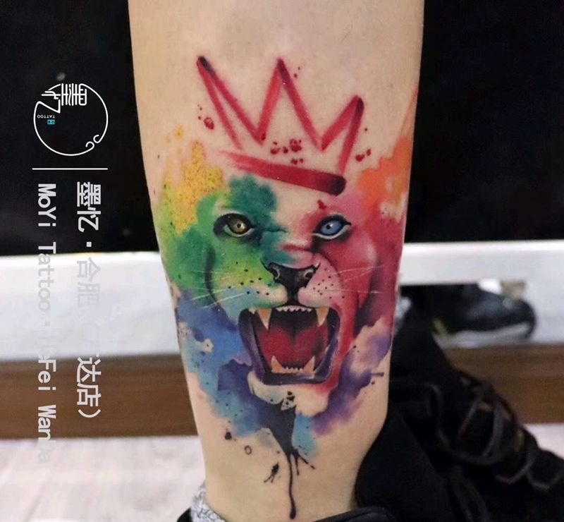 水彩狮子纹身图片